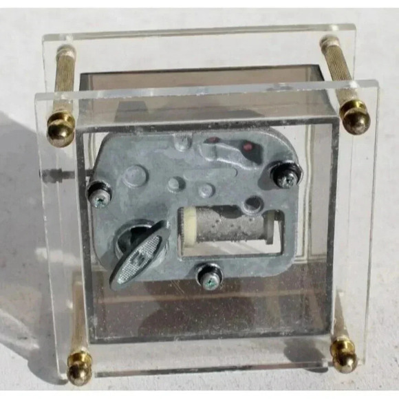 RARE Vintage Peek-A-Boo Monkey Lucite Music Box Made In Hong Kong - Picture 7 of 7